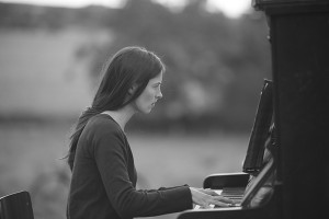 piano player